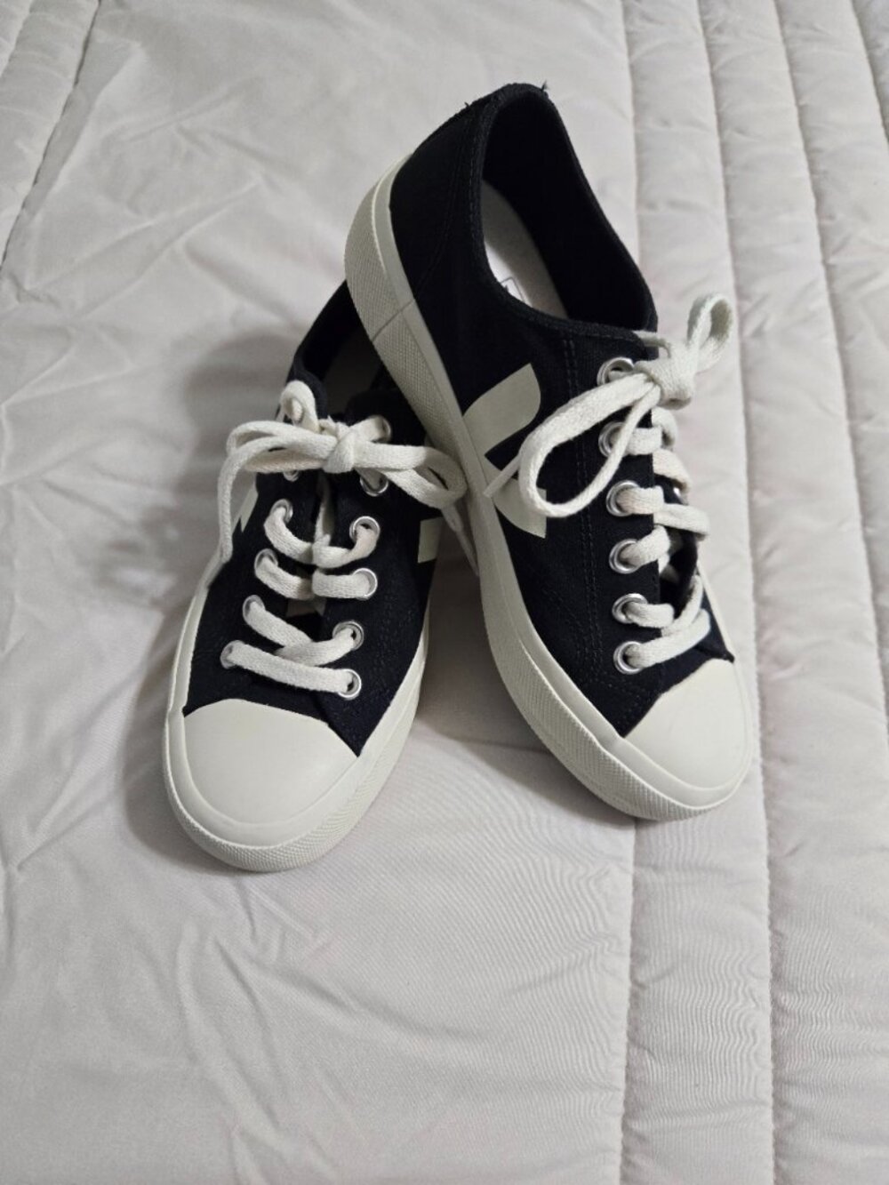 Veja Wata II Low Top Sneakers